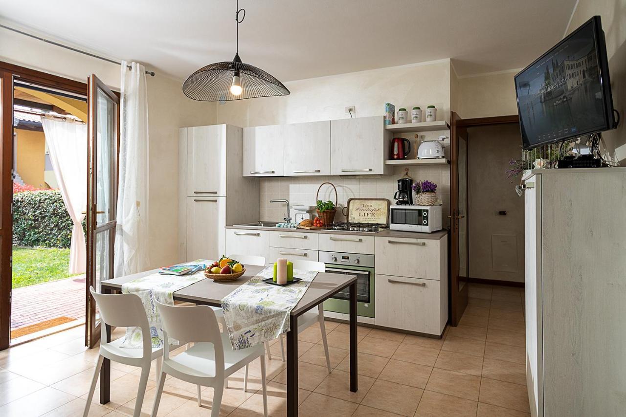 Apartment L'Archetto And Villetta Gruber - Regarda Travel Lazise Dış mekan fotoğraf