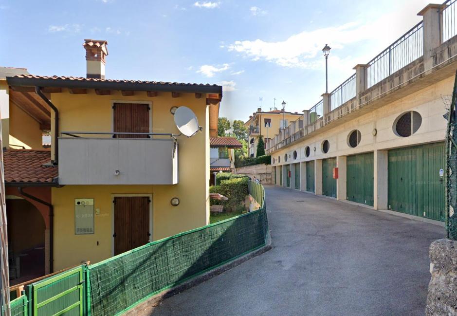 Apartment L'Archetto And Villetta Gruber - Regarda Travel Lazise Dış mekan fotoğraf